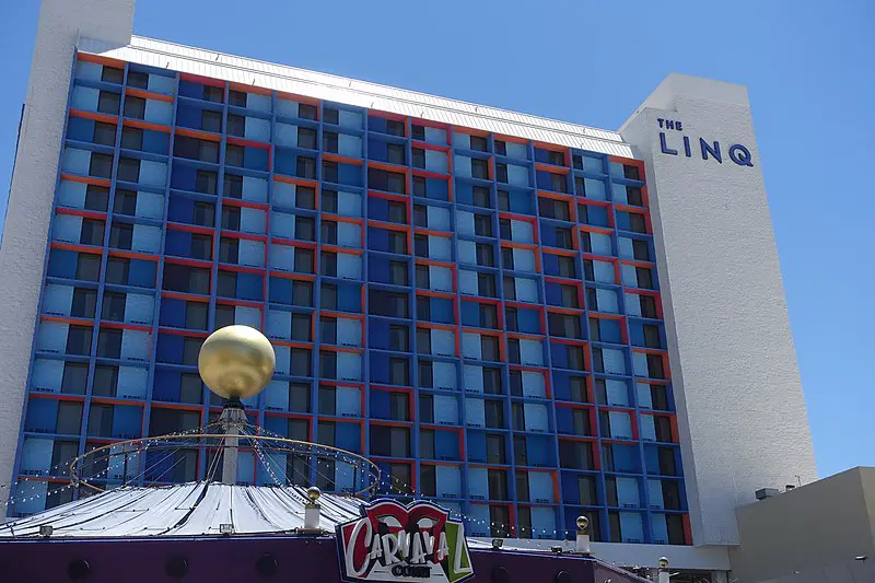 How to Experience Luxury in Las Vegas Without Breaking the Bank 2 4-The-LINQ-Hotel-and-Experience