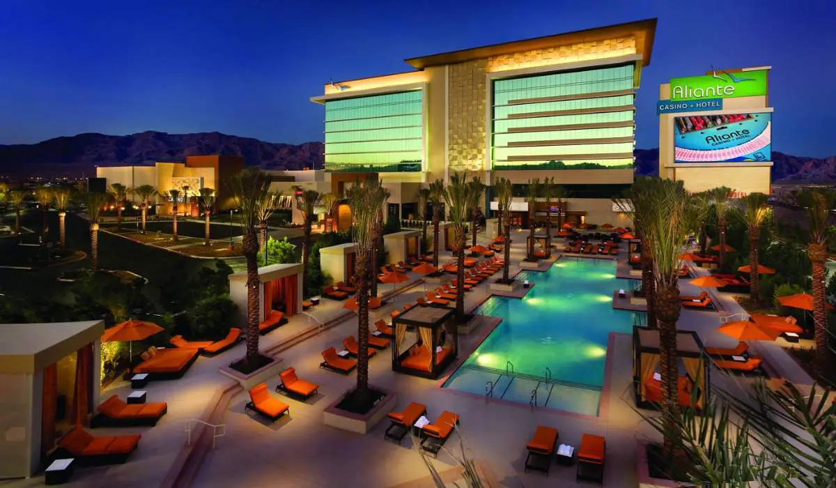 Las Vegas Hotel Comparisons (Which Vegas Hotel is Better?) 2 aliante casino hotel spa
