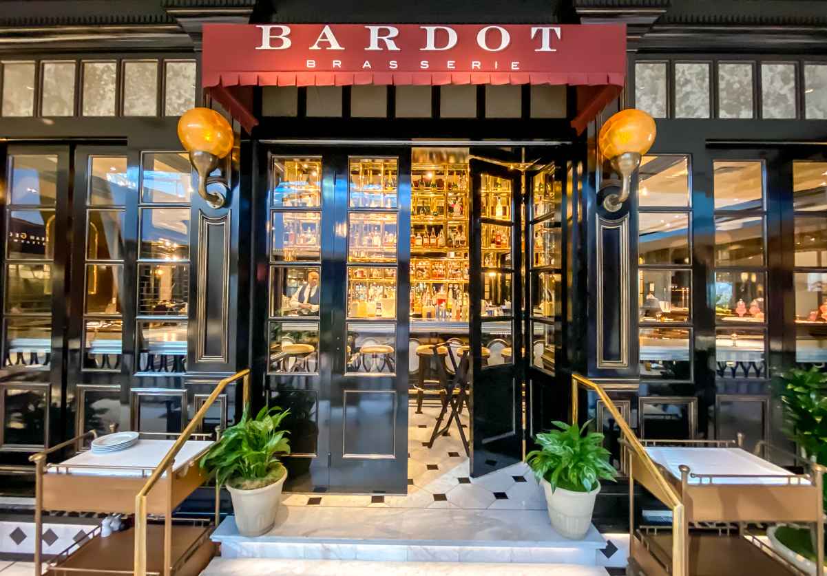 The Cosmopolitan vs ARIA (Which Las Vegas Hotel is Best?) 3 Bardot Brasserie at Aria Las Vegas