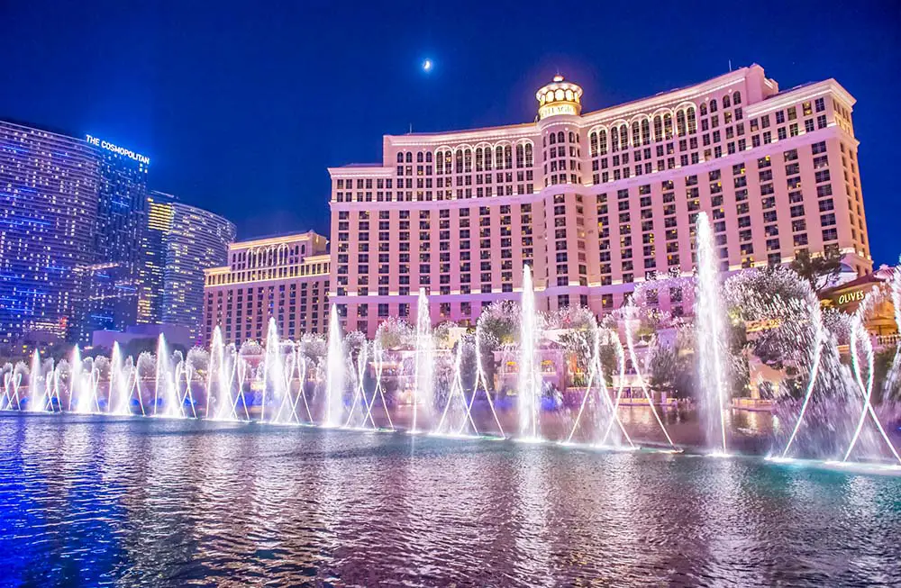 Las Vegas Strip FREE Walking Tour & Map (19 Must-See Stops!) 11 Every walking tour along the Strip should include the Bellagio Hotel and fountains