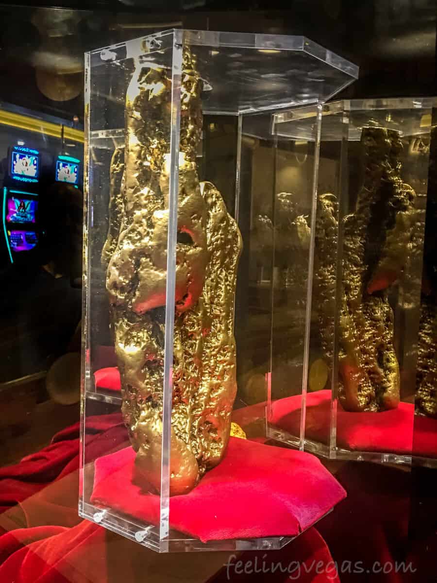 30 Best FREE Things to Do In Vegas 2025 (Free Attractions) 18 hand of faith gold nugget