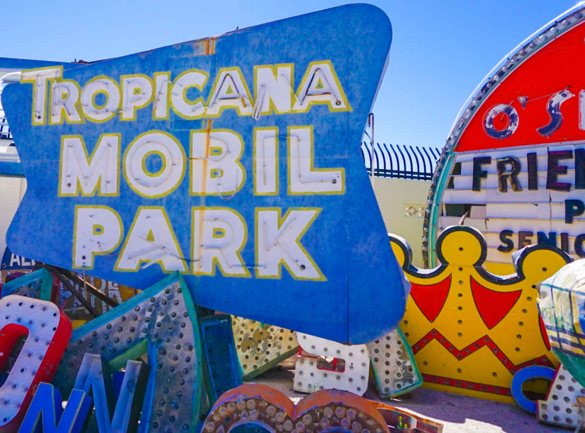 Is the Neon Museum Worth Visiting? (Know Before You Go!) 5 Can I Take Pictures at the Neon Museum?