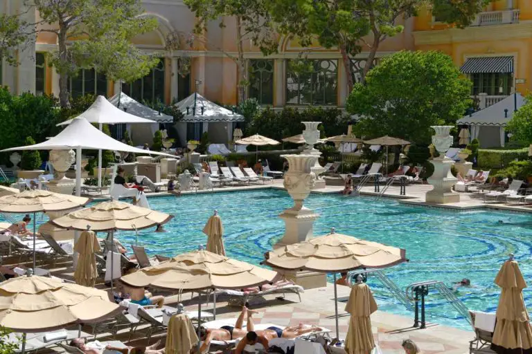 Can Vdara Guests Use the Bellagio Pool