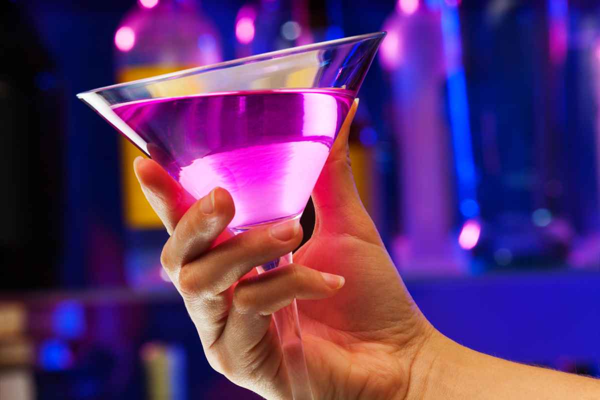 The High Roller Bar: Drinking high above the Vegas Strip 5 can you bring outside drinks on High Roller