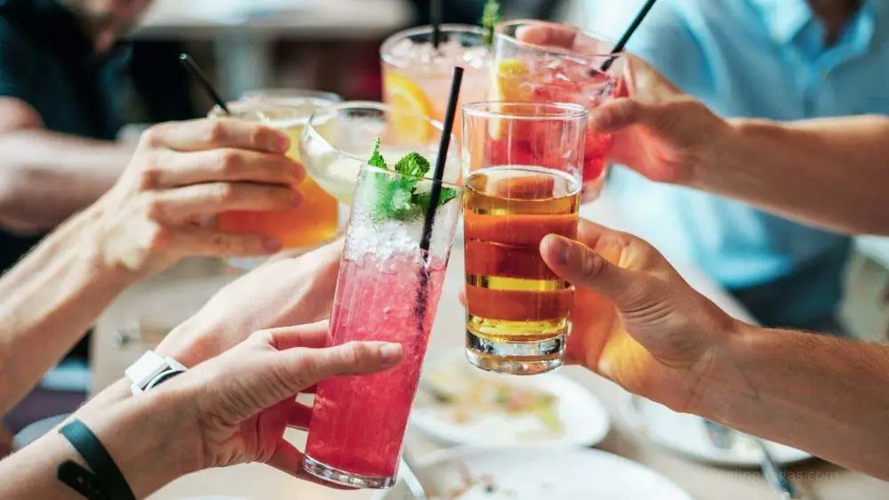 18 Cheapest Bars on The Strip (Cheap Drinks & Happy Hours) 1 Cheap bars, drinks, and happy hours on the Las Vegas Strip.