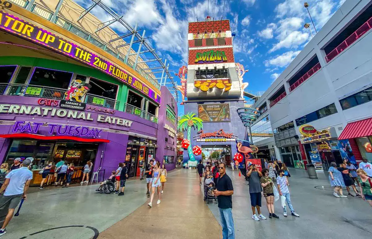 9 Best Cheap Eats on Fremont Street (Downtown Vegas) 1 Cheap Eats on Fremont Street