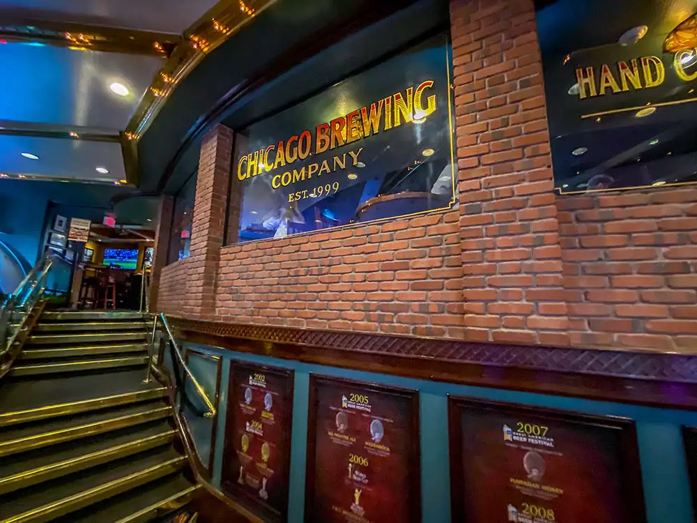 9 Best Cheap Eats on Fremont Street (Downtown Vegas) 2 Chicago Brewing Co on Fremont St in downtown Las Vegas.