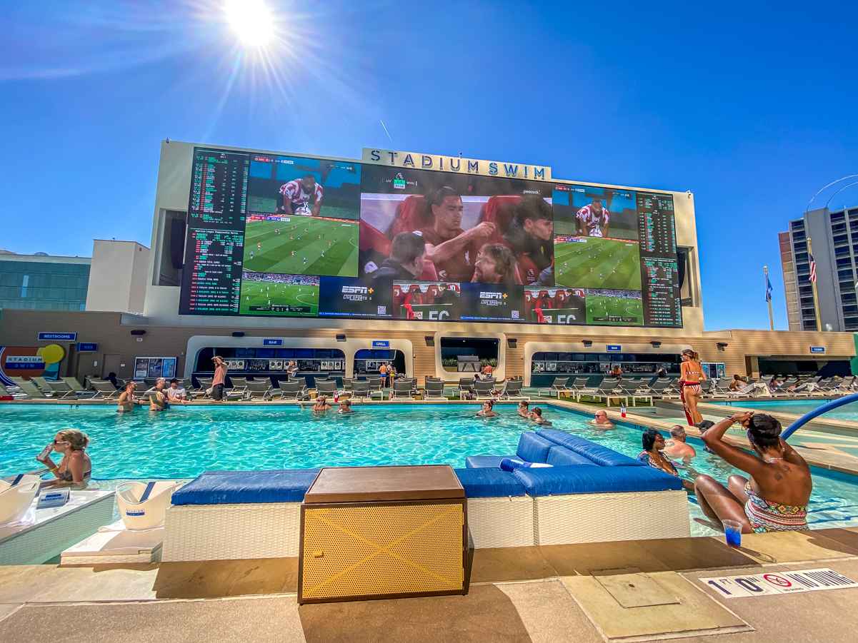 17 Surprises: What Amazed Me Most in Las Vegas 5 Is Circa pool heated