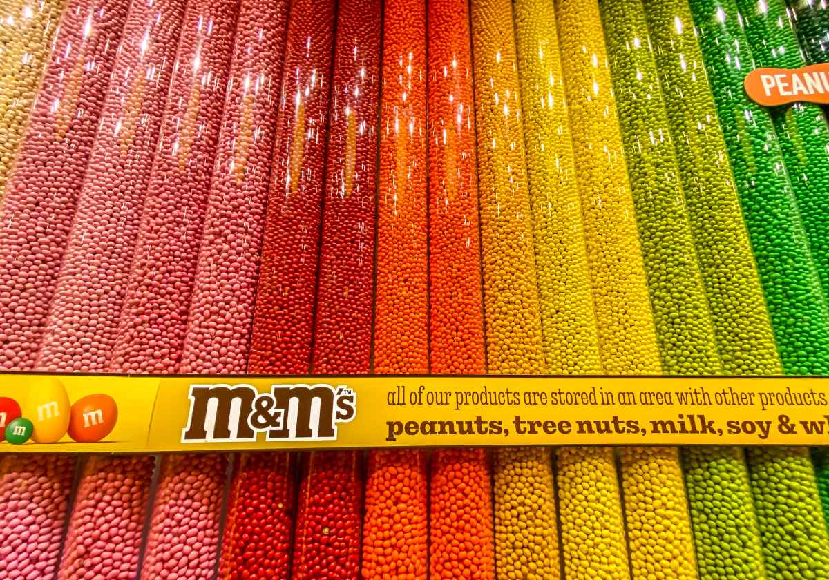 M&M Store Las Vegas (Location, Hours, & Parking) 4 colorful m&m candies vegas