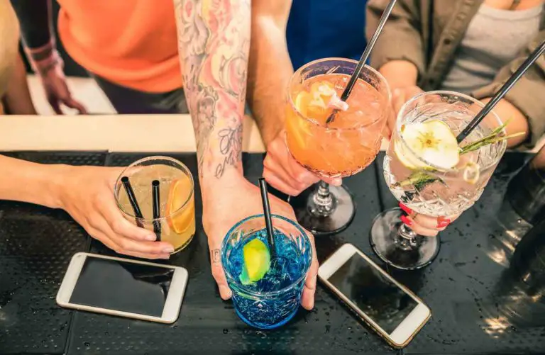 Do bars ever close in Las Vegas? The 24/7 party scene explained