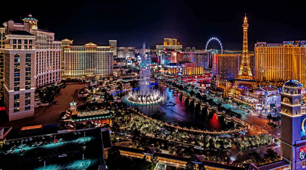 Do Las Vegas Hotels Check How Many Guests Are in a Room? 1 Do Las Vegas Hotels Check How Many Guests Are in a Room