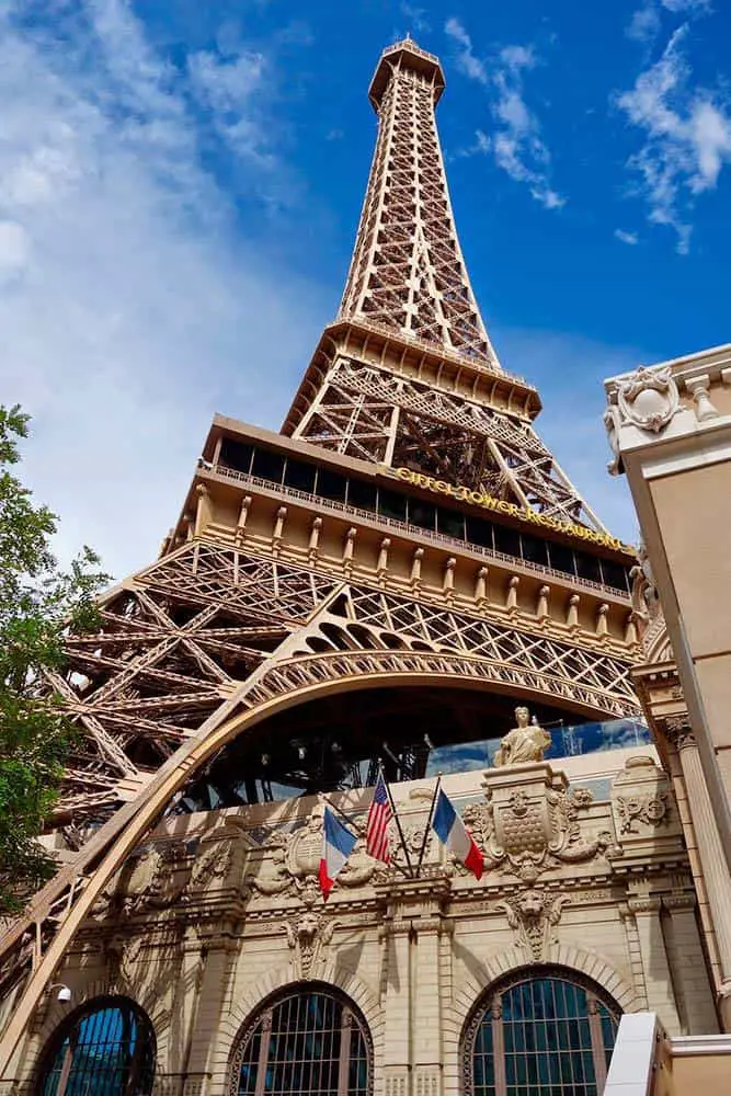 Paris Las Vegas vs. Caesars Palace: Which Is Better? 2 Eiffel Tower at Paris Las Vegas