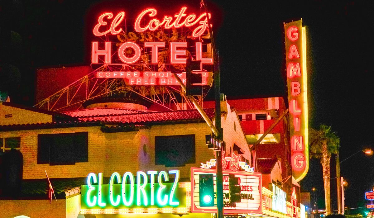 Las Vegas Hotel Comparisons (Which Vegas Hotel is Better?) 16 El Cortez Hotel Las Vegas