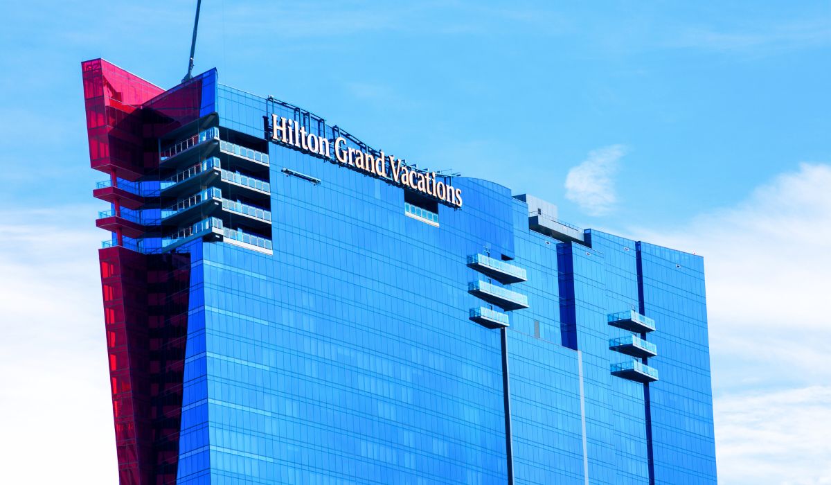 Las Vegas Hotel Comparisons (Which Vegas Hotel is Better?) 15 Hilton Grand Vacations Club Elara Las Vegas
