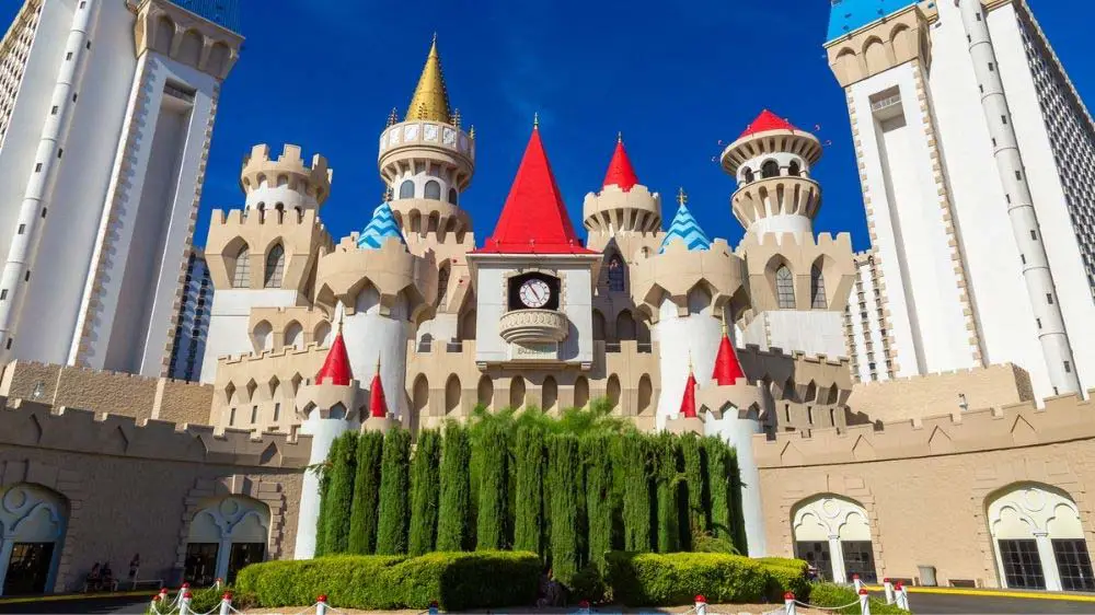 9 Best Las Vegas Hotels for Kids and Families (On The Strip) 5 The kid-friendly Excalibur Hotel & Casino in Las Vegas