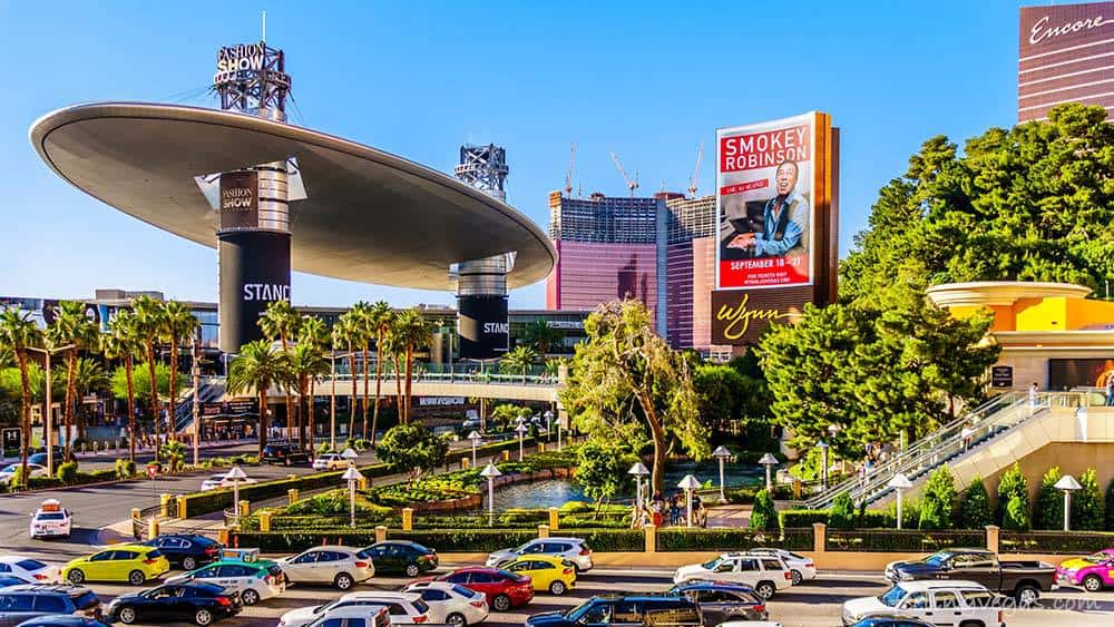 30 Best FREE Things to Do In Vegas 2025 (Free Attractions) 16 Fashion show mall north las vegas strip