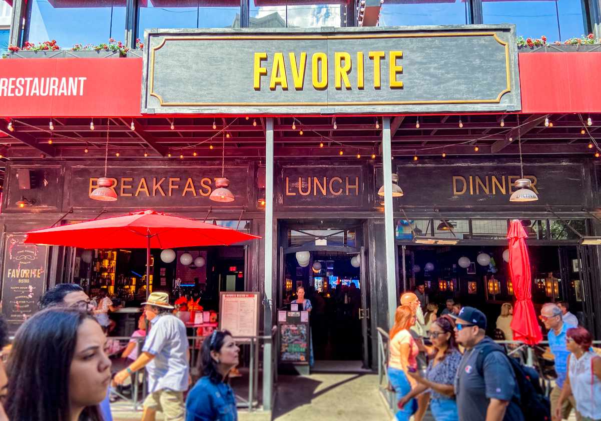 The LINQ Promenade On The Vegas Strip (The Ultimate Guide) 11 favorite bistro linq promenade las vegas