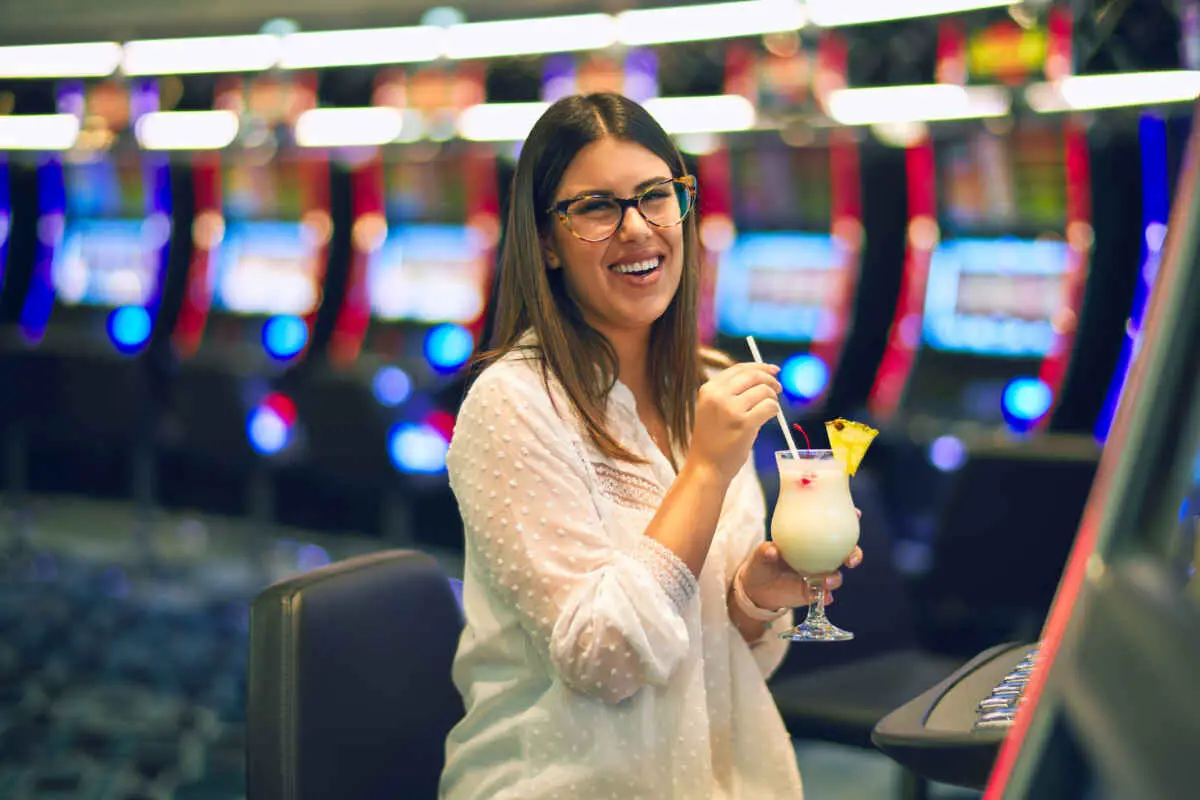 Free Drinks in a Vegas Casino (How & What to Order) 3 What Kind of Free Drinks Do Las Vegas Casinos Offer