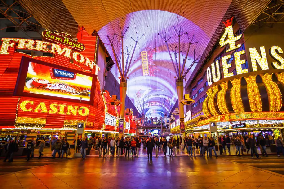 30 Best FREE Things to Do In Vegas 2025 (Free Attractions) 7 fremont street
