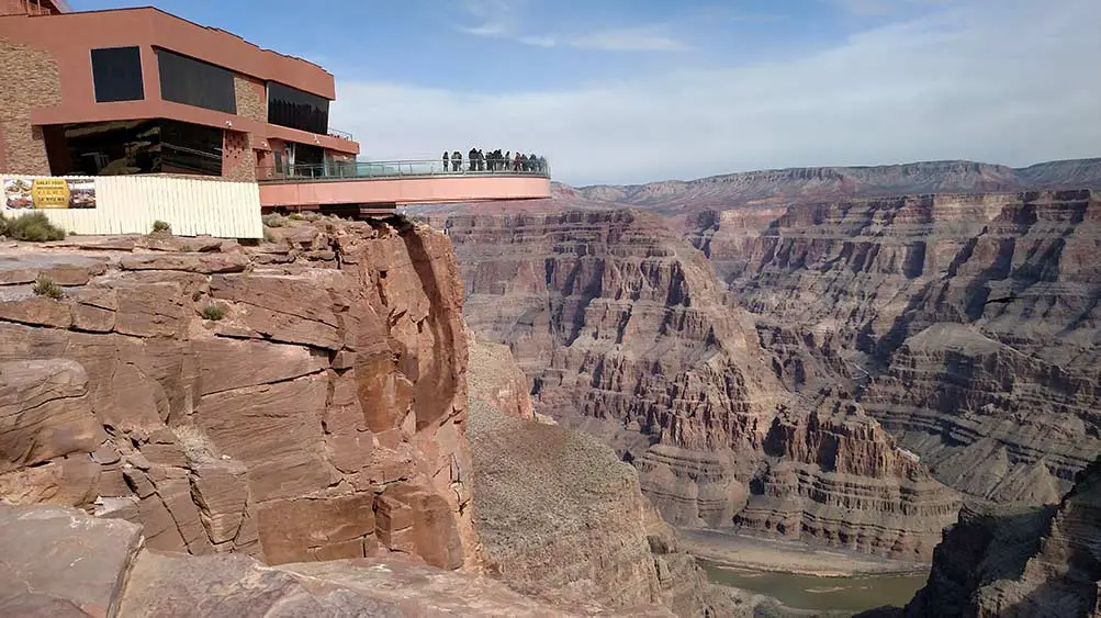 Is Las Vegas Still Fun During the Week? Let's Find Out 2 grand canyon west skywalk