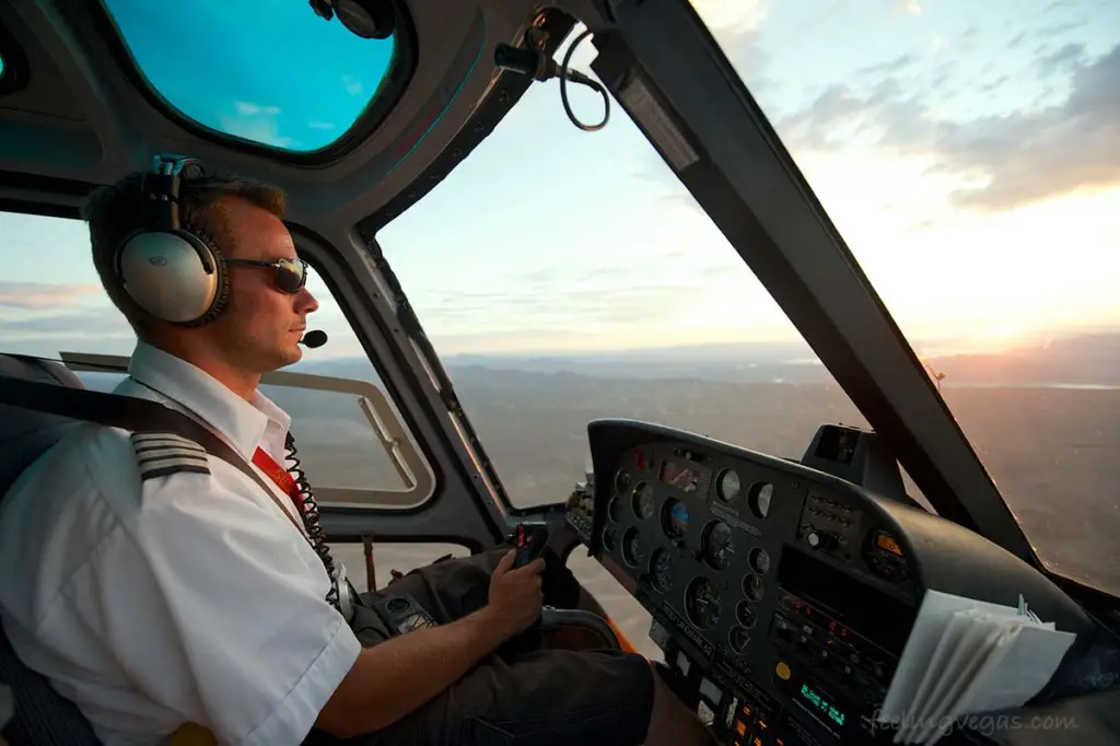 How Safe Are Las Vegas Helicopter Tours (Safety First) 1 helicopter pilot flying