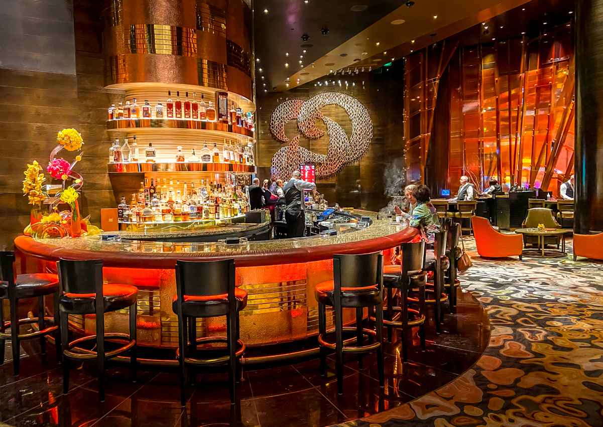 7 Best Bars & Lounges at Aria Las Vegas (Take a Look) 8 High Limit Lounge at Aria casino