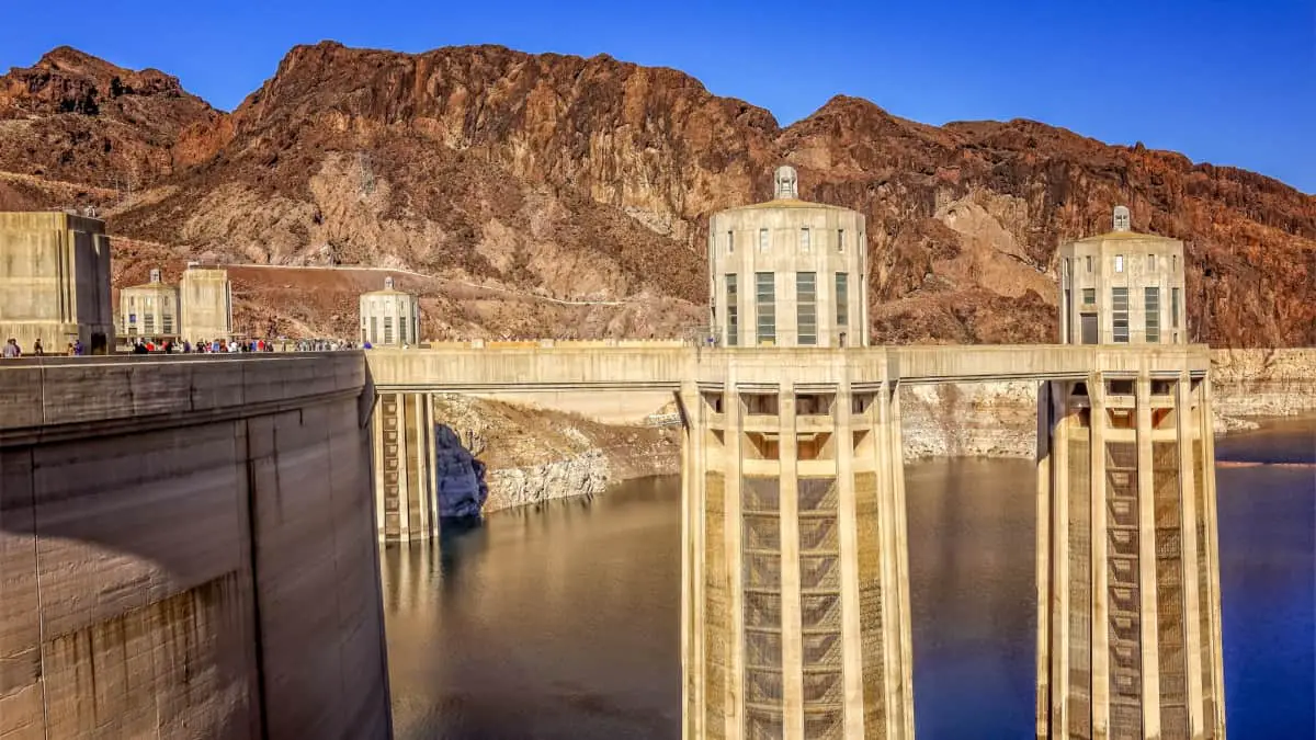 Things to Do in Las Vegas With Kids (44 Vegas Family Attractions) 7 Hoover Dam is a great place to take the kids near Las Vegas