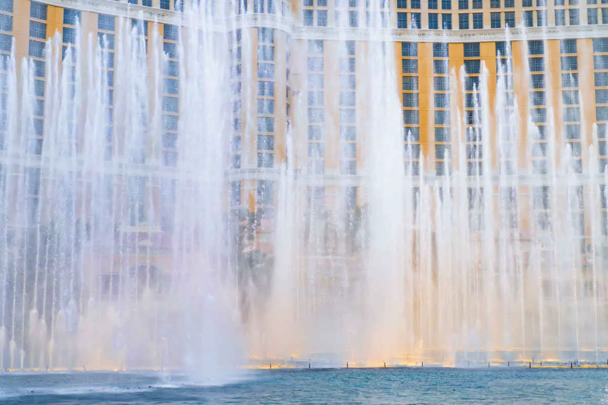 Where Does the Bellagio Fountain Water Come From? (Surprising!) 4 How High Do Bellagio Fountains Shoot
