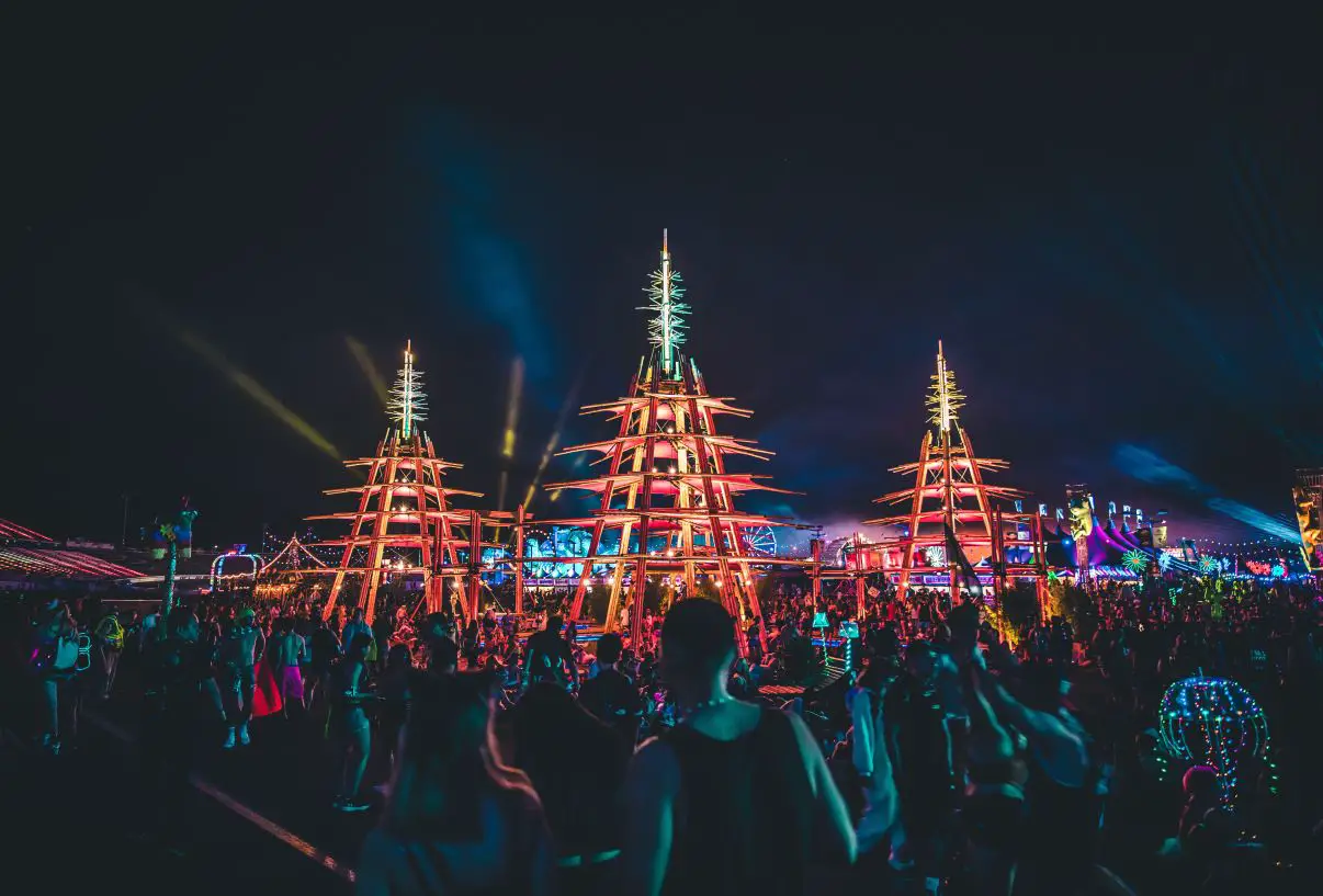 Electric Daisy Carnival in Las Vegas (Is EDC Vegas Worth It?) 2 EDC in Las Vegas is worth it