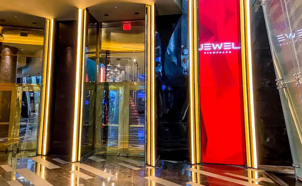 The Cosmopolitan vs ARIA (Which Las Vegas Hotel is Best?) 4 JEWEL Nightclub at Aria