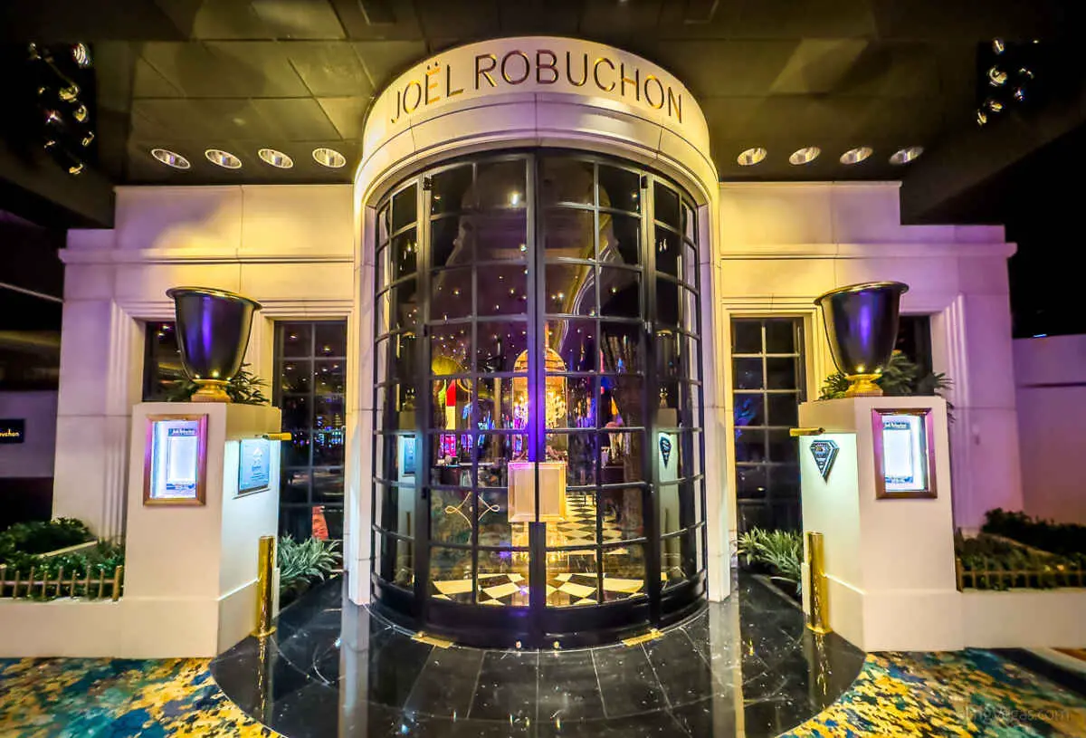 The 10 Best Las Vegas Restaurants on the Strip: Dinerโs Guide 2 Joรซl Robuchon at MGM Grand