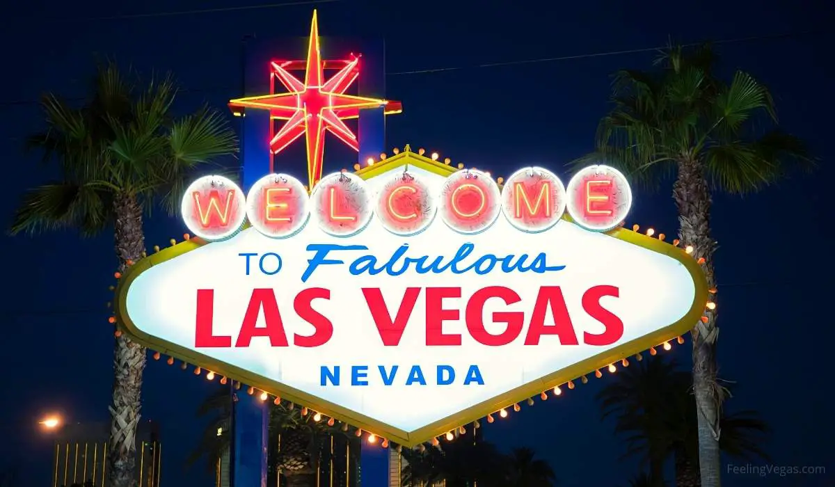 Where is the Welcome to Las Vegas Sign? (Location, Map & Parking) 4 Las Vegas Welcome Sign at Night
