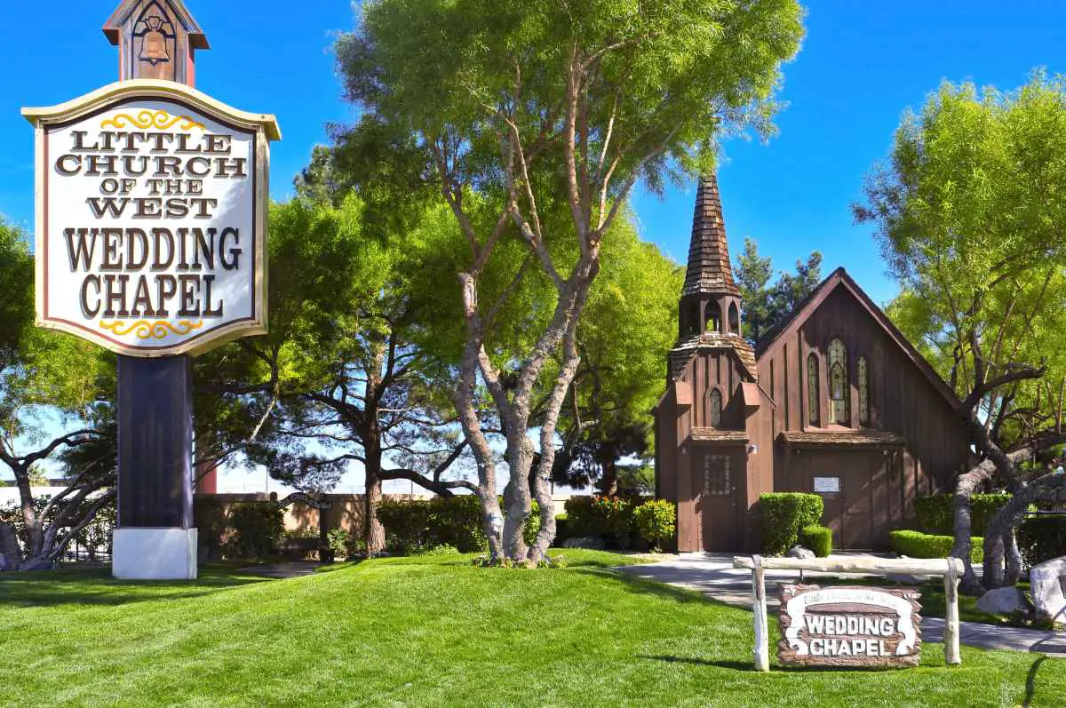 How to Get Married in Las Vegas (7 Steps to Getting Hitched) 4 Decide Where to Get Married in Las Vegas: Little Church of The West Wedding Chapel