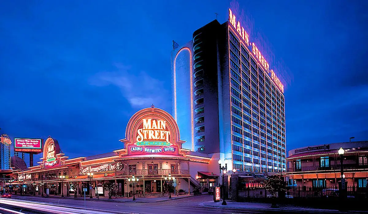 Las Vegas Hotel Comparisons (Which Vegas Hotel is Better?) 32 Main Street Station Casino Brewery Hotel