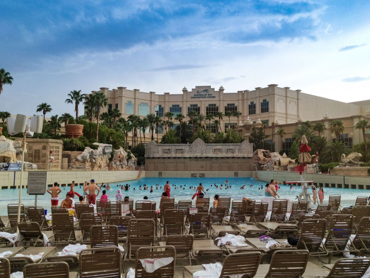 When Do The Pools Open In Las Vegas? (Daily & Seasonal Hours) 3 Mandalay Bay Beach Pools