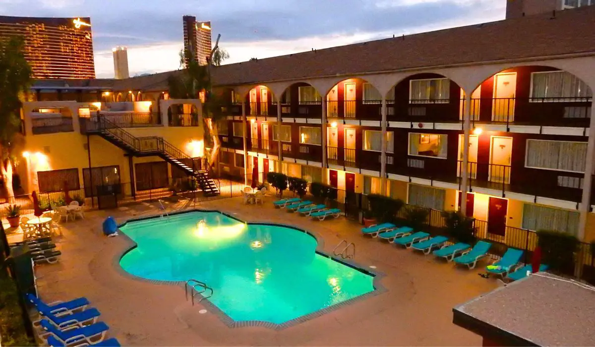 Las Vegas Hotel Comparisons (Which Vegas Hotel is Better?) 34 Mardi Gras Hotel & Casino Las Vegas