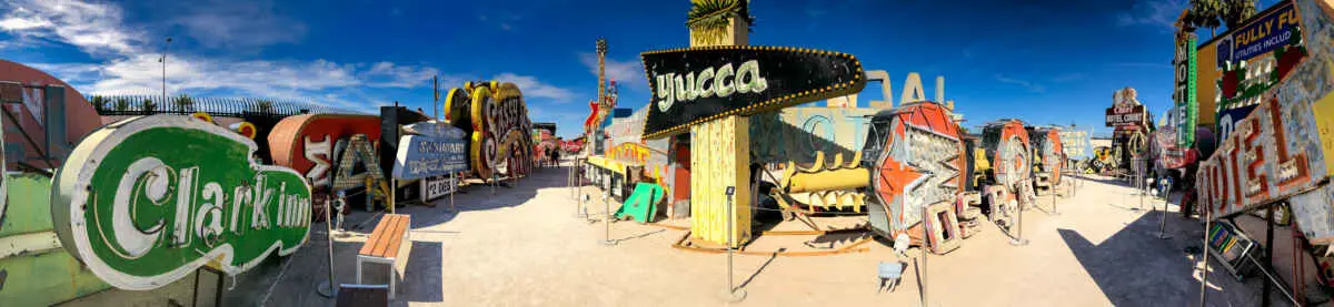 Is The Neon Museum Better Day or Night? (Neon Boneyard) 3 Visiting the Neon Museum During the Day