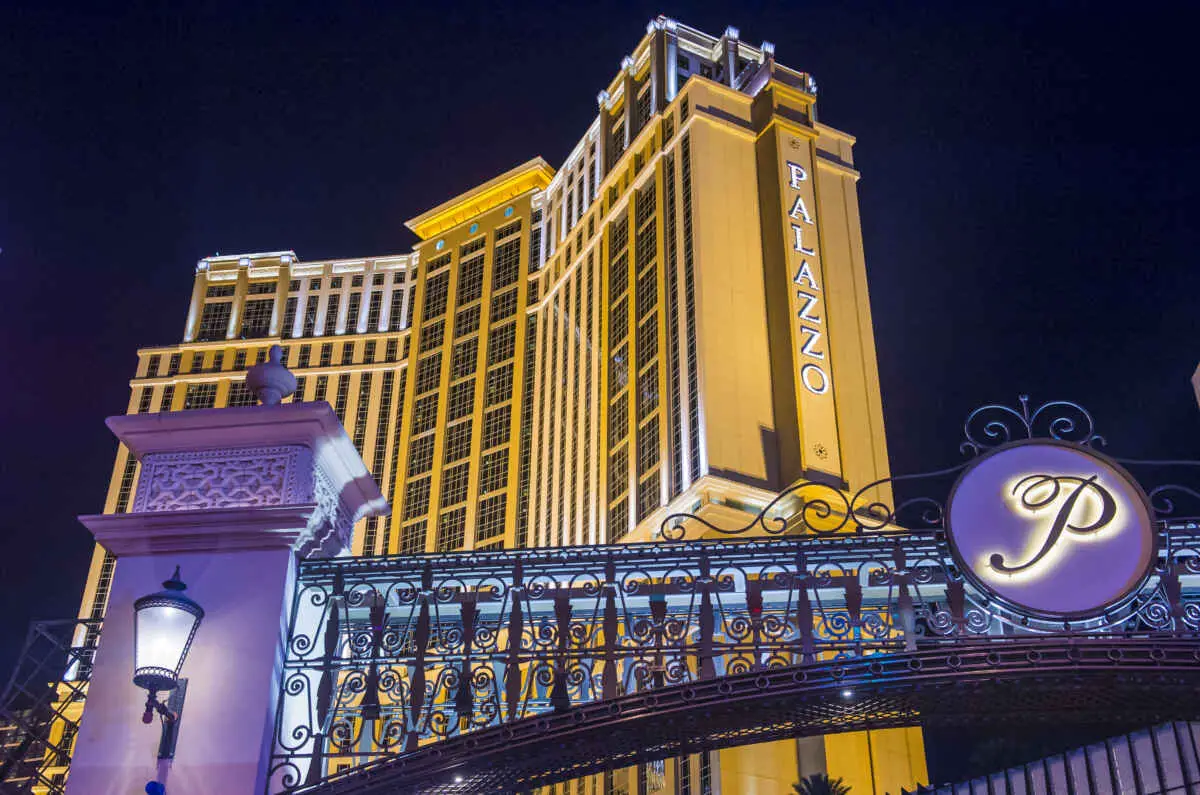 What is the Best Tower at The Venetian? (Palazzo or Venetian) 2 Choosing Between the Venetian and Palazzo Towers