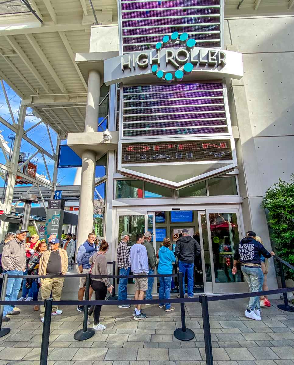 Wait Times at The High Roller (A guide to planning your visit) 2 People waiting in line outside the High Roller in Las Vegas
