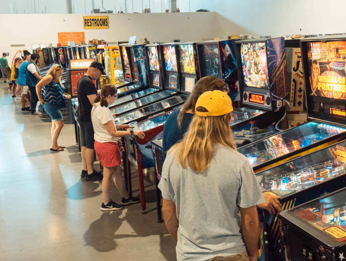 How to Be a Las Vegas Insider: Secrets from the Locals 8 The Pinball Hall of Fame is a museum and a playable pinball gallery!