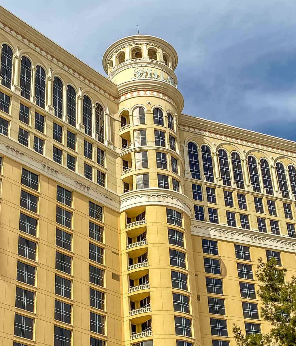 Does Bellagio Have a Resort Fee? (What Does it Include?) 2 Does everyone have to pay the resort fee at Bellagio?