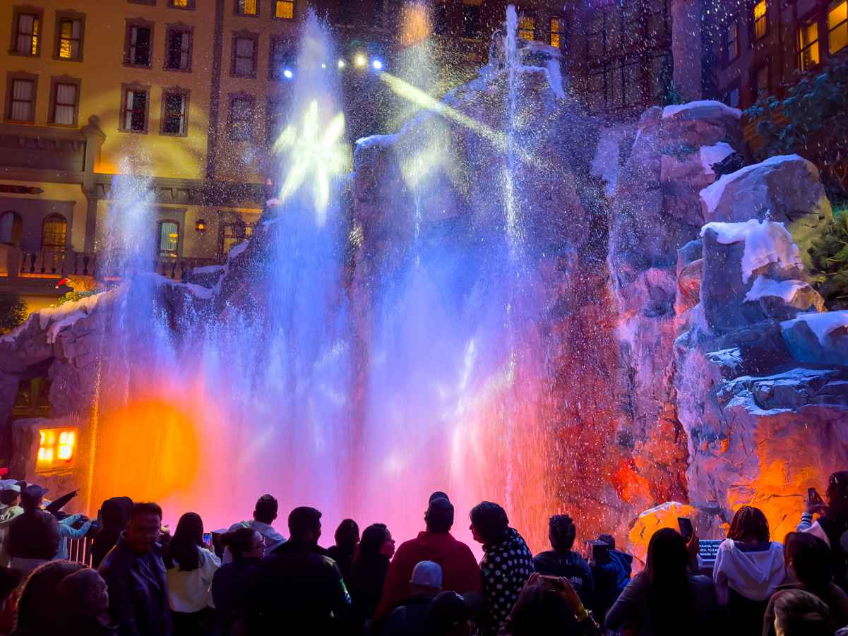 11 Free Activities in Las Vegas That'll Make Christmas Unforgettable 11 Christmas at at Sam's Town's Mystic Falls Park
