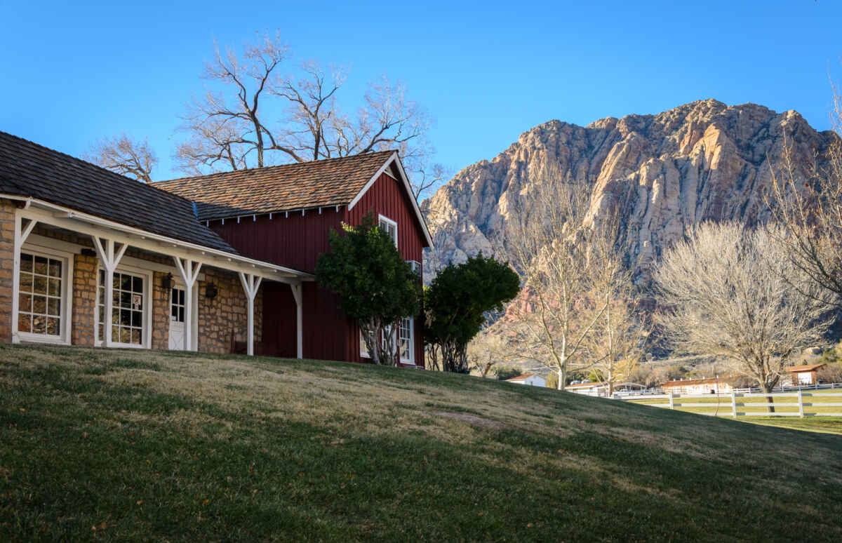 Getting to Red Rock Canyon From Las Vegas (Stops & Hikes) 8 Spring Mountain Ranch State Park