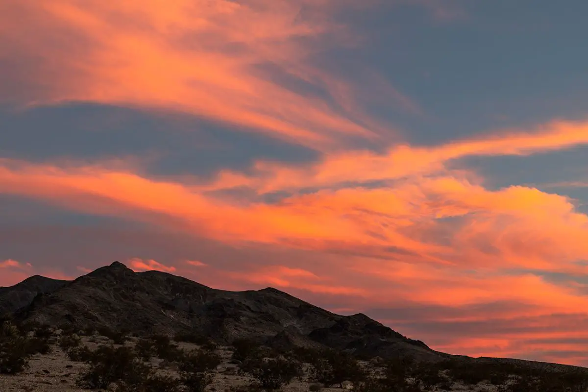 What Time is Sunset in Las Vegas Today? - Best Places to Watch It! (Current Sunset Times) 8 Sunrise and Sunset Times Throughout the Year