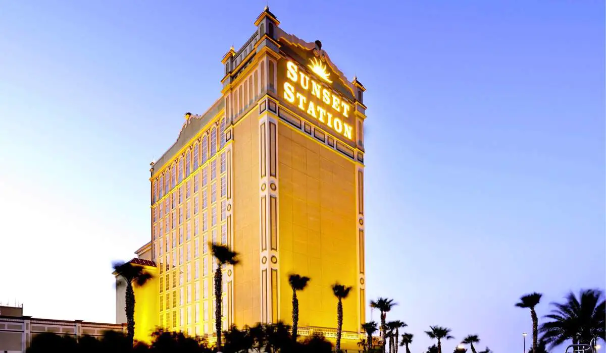 Las Vegas Hotel Comparisons (Which Vegas Hotel is Better?) 61 Sunset Station Hotel and Casino
