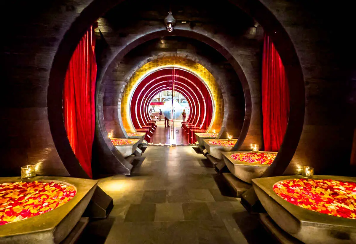 7 Casual Dress Code Clubs in Vegas (& What to Wear) 2 Tao Nightclub and Dayclub Everything You Need To Know