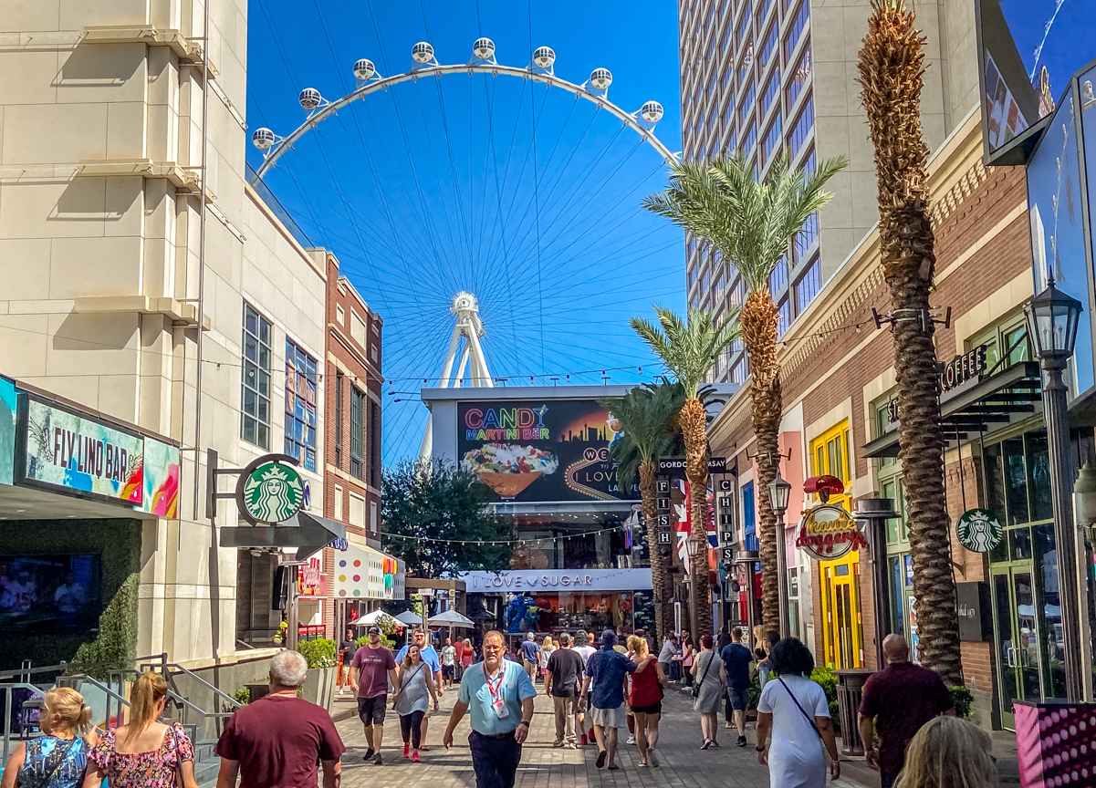 High Roller Las Vegas Cost (Best Times to Ride) 2 What is The High Roller in Las Vegas