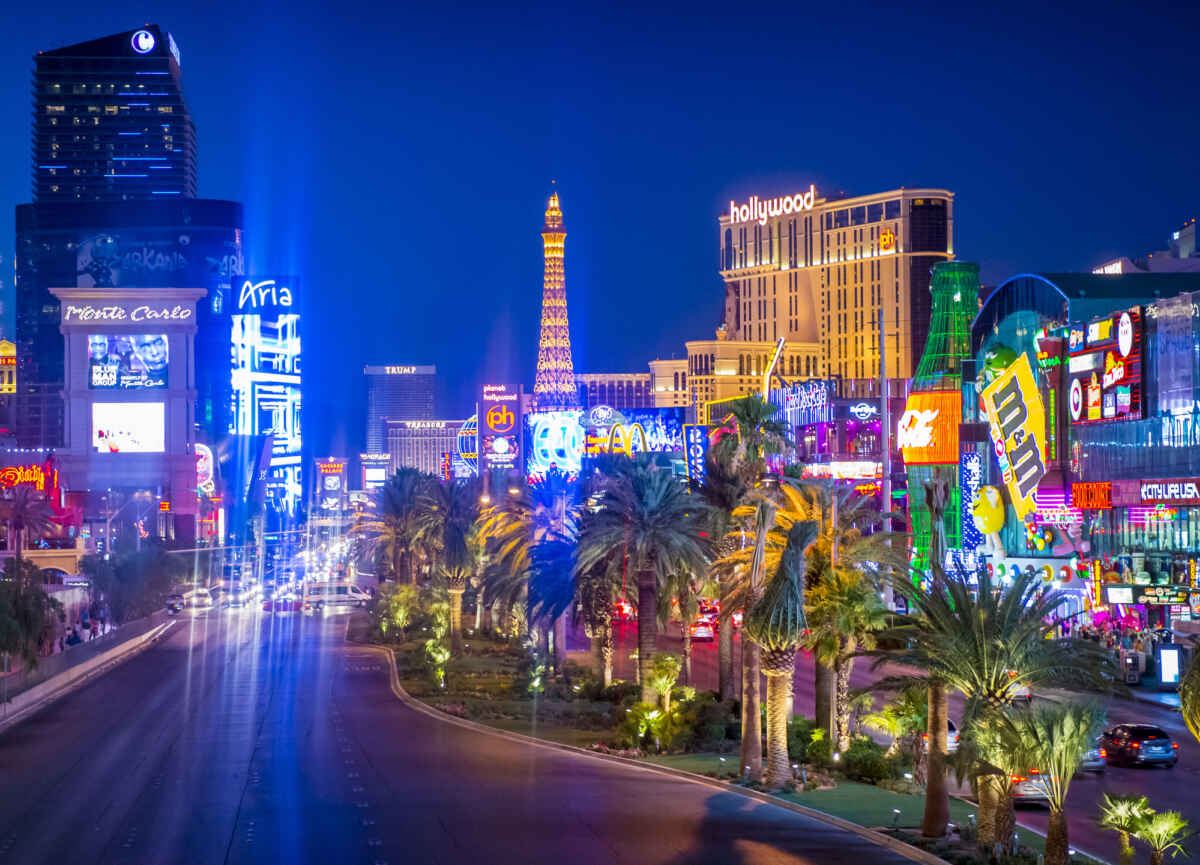 A Visitor’s Guide to the Las Vegas Strip 3 The Las Vegas Strip vs Downtown Las Vegas