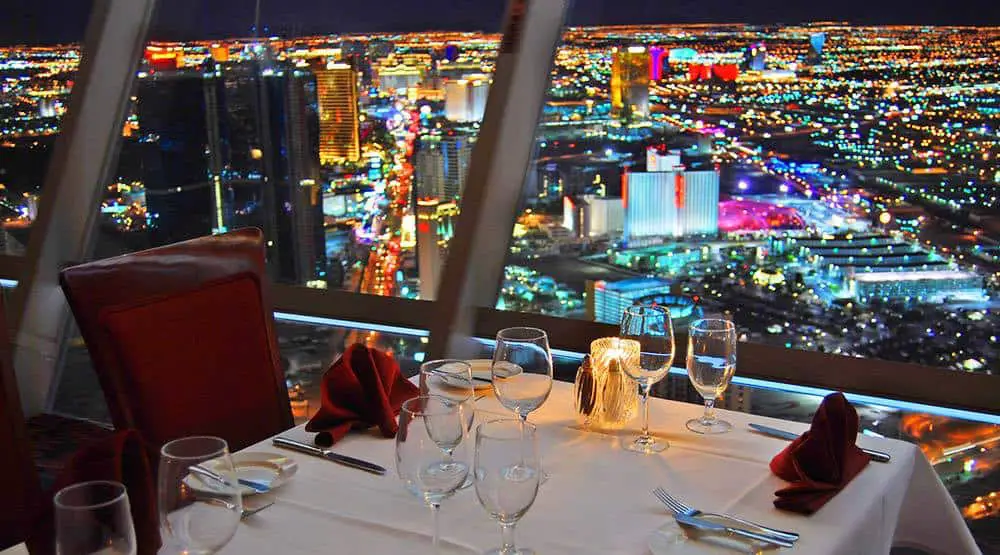 15+ Las Vegas Restaurants with Views of Bellagio Fountains 2 topoftheworldrestaurant