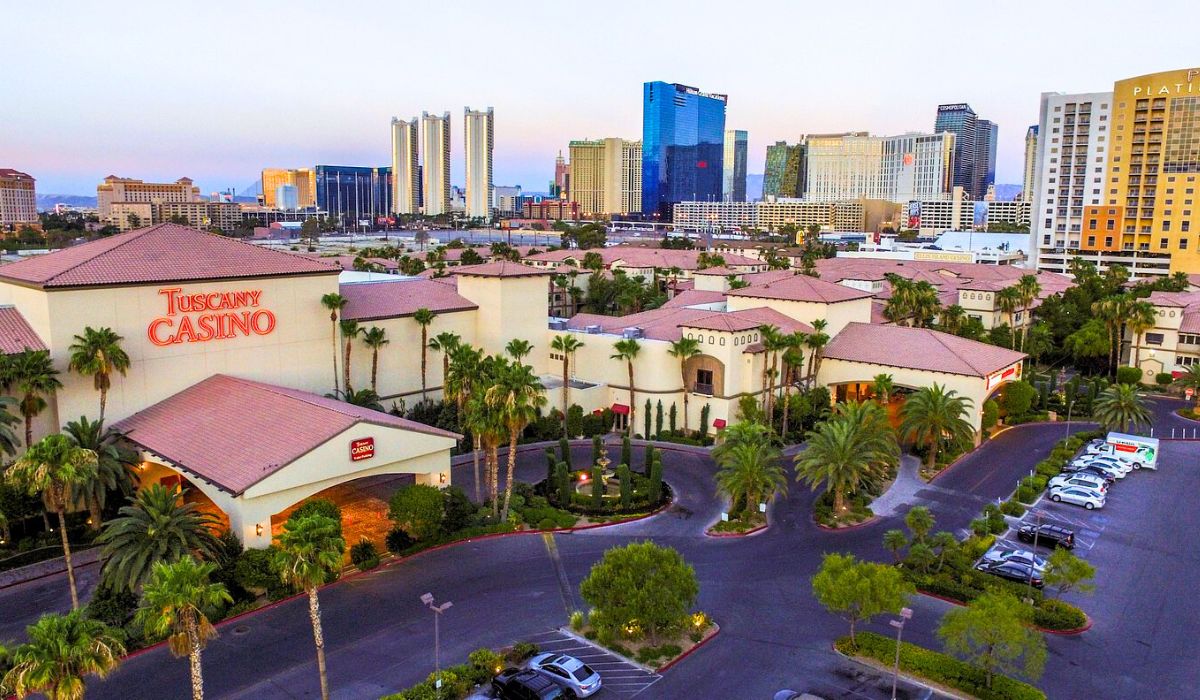 Las Vegas Hotel Comparisons (Which Vegas Hotel is Better?) 65 Tuscany Suites Las Vegas